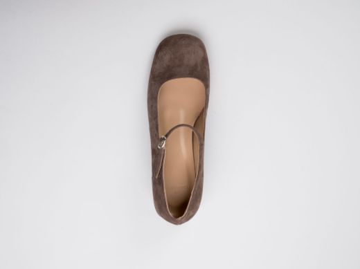 CLARA - MOCHA MOUSSE resmi
