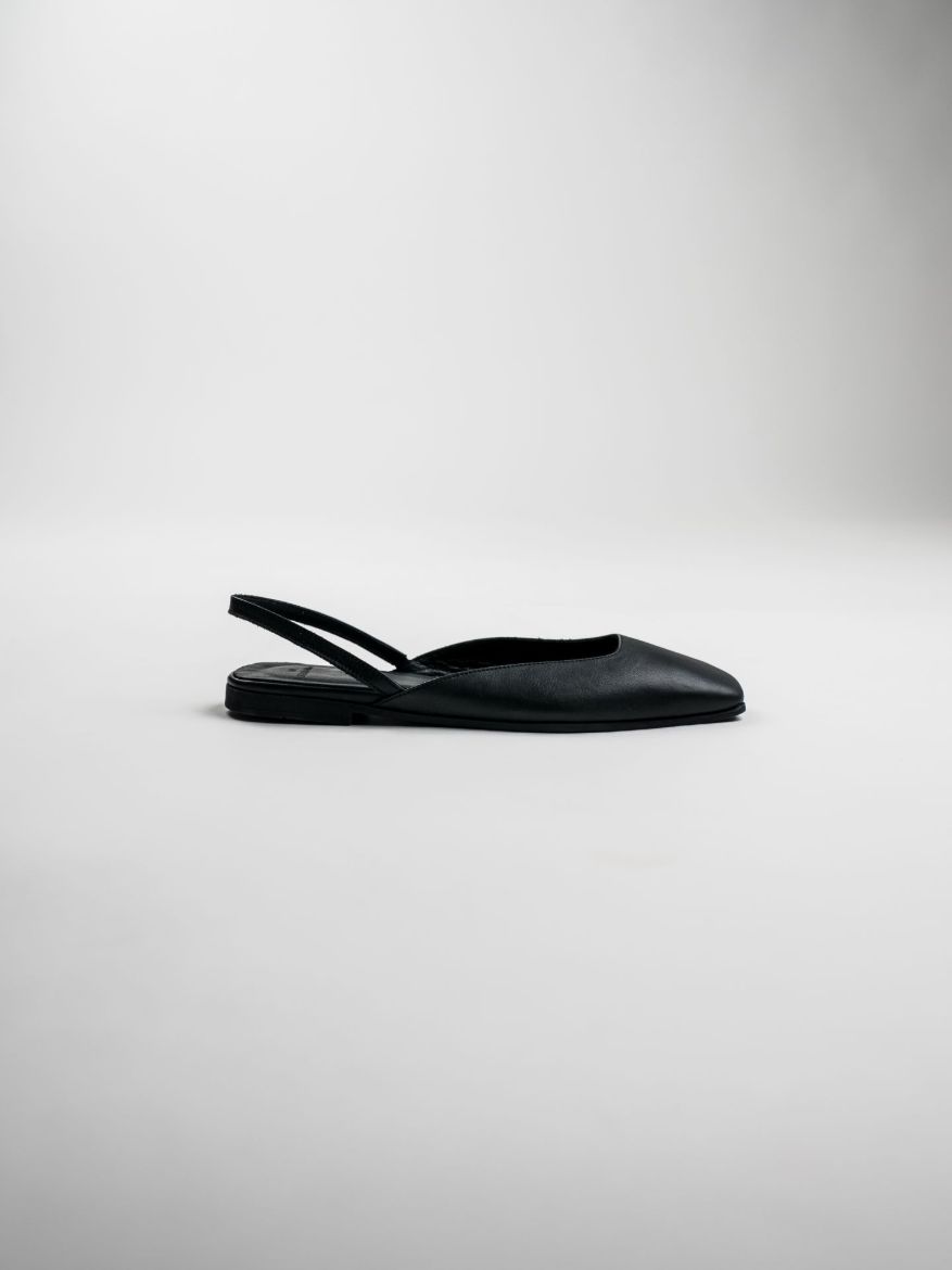 NORA - STUDIO BLACK resmi
