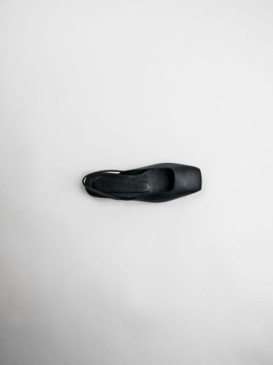 NORA - STUDIO BLACK resmi