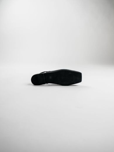 NORA - STUDIO BLACK resmi