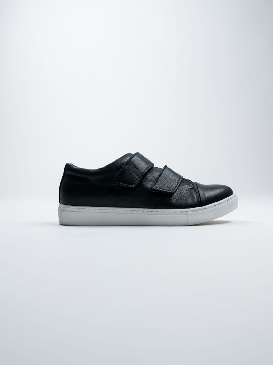 STRIDE - BLACK resmi