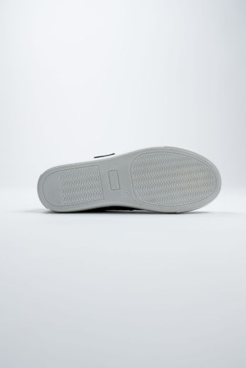 STRIDE - BLACK resmi